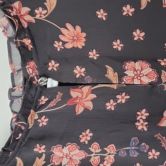CECE Black Floral 3/4 sleeve ruffle blouse small - Picture 8 of 8